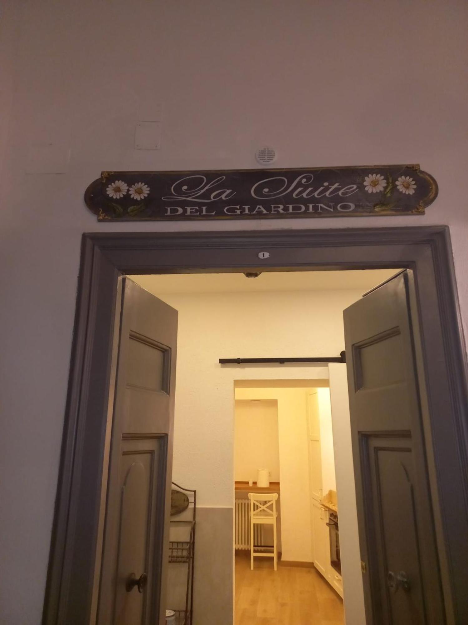 La Suite Del Giardino Napoli Esterno foto